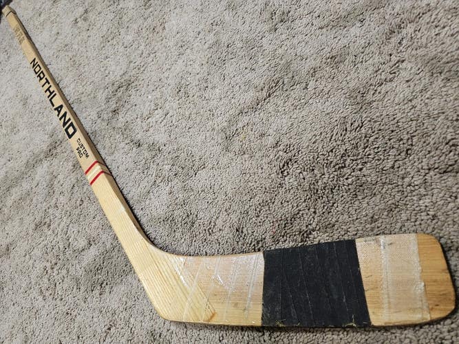 ALEX DELVECCHIO Early 70's Signed Detroit Red Wings NHL Game Used Hockey Stick
