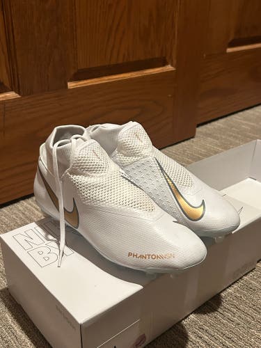 Custom White Size M 6.5 (W 8) Nike Cleats (New)