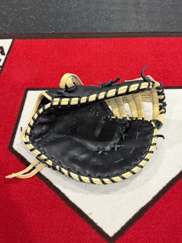 Wilson A2000 RH First Base Baseball Glove 12.5" (Used)