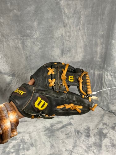 Black Wilson A2000 RH Infield Baseball Glove 11.5" (Used)