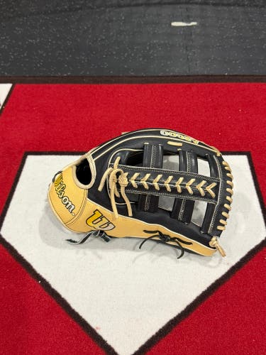 Wilson A2000 RH Outfield Baseball Glove 12.75" (Used)