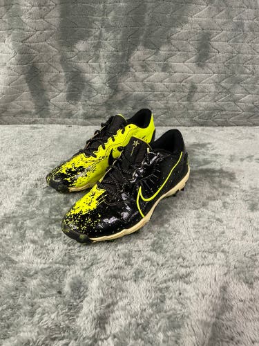 Yellow Men's Size M 7.5 (W 8.5) Nike FastFlex Low Top Footwear Molded Cleats (Used)
