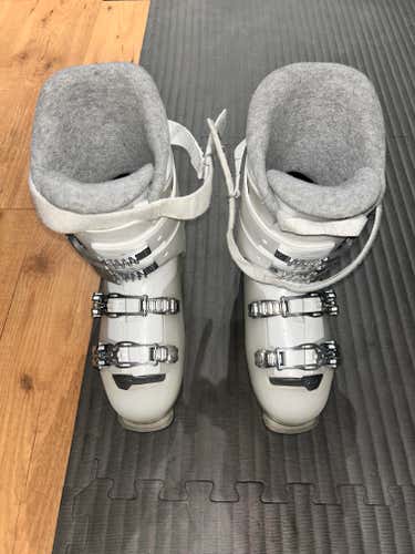 Mondo 26 & 26.5 Women's Dalbello All Mountain Aspire Ski Boots (Used)