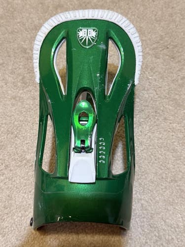 One Burton Cartel Snowboard binding  Hi Back High  Large Green