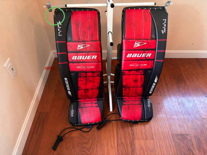 32" 2025 Bauer Reactor R5 Pro Goalie Leg Pads (Used)