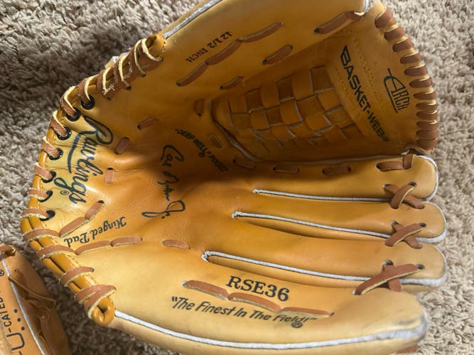 Rawlings RSE36 RH Baseball Glove 12.5" (Used)