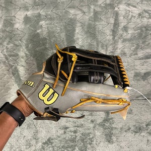 Gray Wilson A2000 RH Outfield Baseball Glove 12.75" (Used)