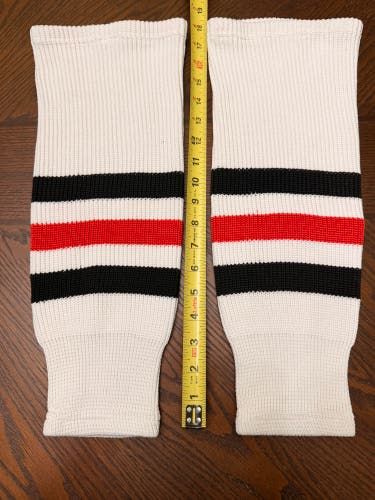 Chicago Blackhawks White Junior Knit 18 inch Socks (Used)