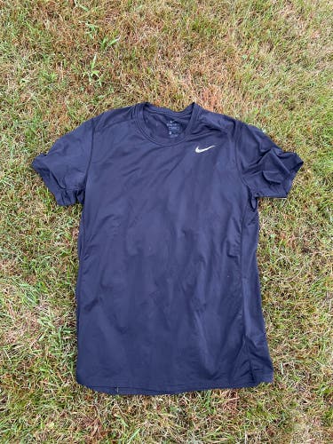 Black Large Men's Nike Dri fit Shirt (Used)