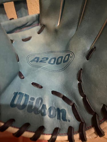 2025 Wilson A2000 RH Baseball Glove 12.75" (Used)