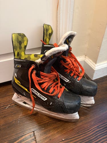 Bauer Supreme M3 Hockey Skates Regular Width Size 5 (Used)