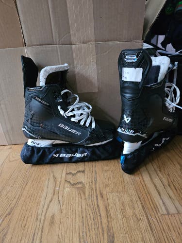 Black/Gray Bauer Supreme Shadow Hockey Skates Regular Width Pro Stock 10 (Used)