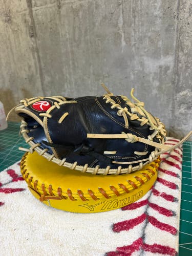 Rawlings Gold Glove Elite GGELITE Catcher's Mitt 32.5"