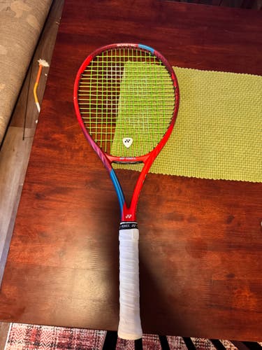 Adult YONEX VCORE 98L 2023 Tennis Racquet (Used)