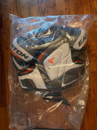Large Junior Easton Mako M5 Shoulder Pads (New)
