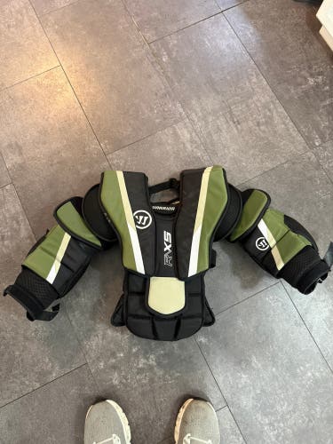 Large/Extra Large Warrior Ritual X5 Goalie Chest Protector (Used)