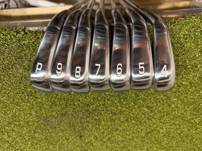 Mizuno Pro 243 4-PW Iron Set, Nippon Modus Tour 120 Stiff Flex, RH