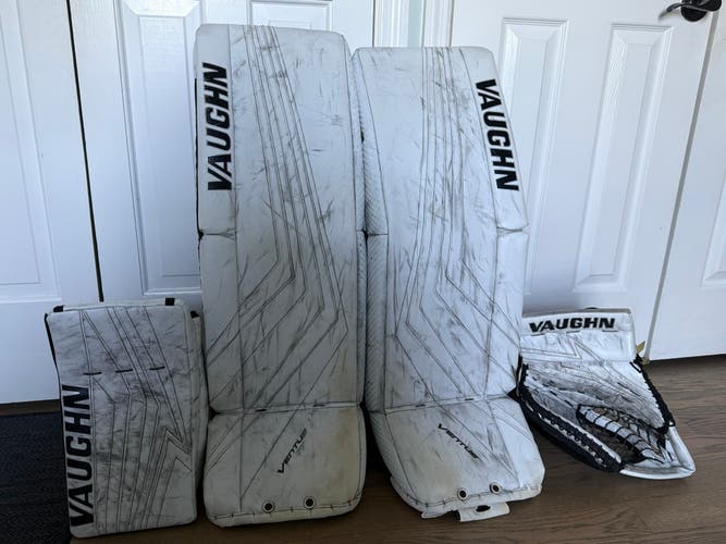 34" Vaughn Ventus SLR 2 Regular Goalie Full Set (Used)