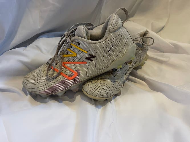 Unisex Size M 9.0 (W 10.0) Adult New Balance Freeze 4.0 Low Top (Used)