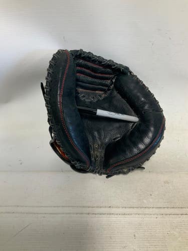 Used Under Armour UACM-100Y BB/SB Catchers RH Throw Black 30" 11823-S000041760