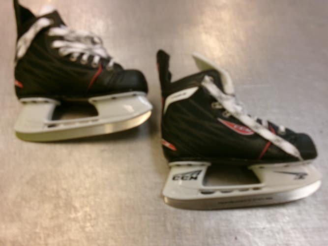 Used CCM RBZ 40 Junior Hockey Skate Junior 01 11339-S000206759