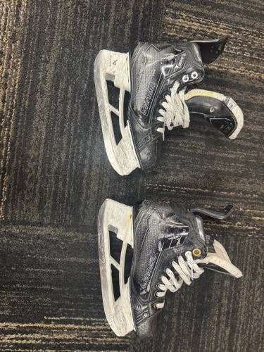 2024 Bauer Supreme M50 Pro Hockey Skates Size 5.5 (Used)