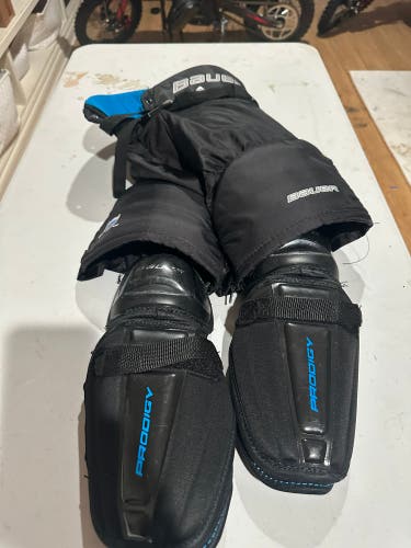 Youth Large Bauer prodigy Hockey Pants (Used)