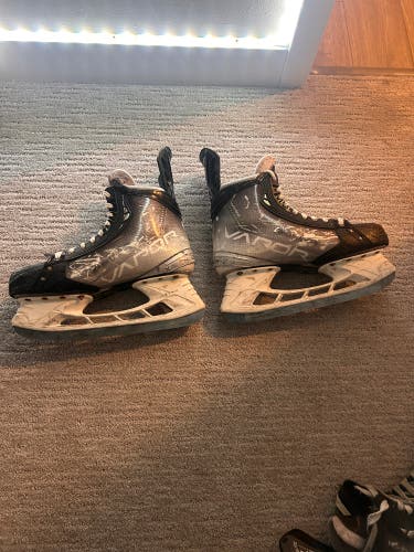 Bauer Vapor Hyperlite Hockey Skates Pro Stock 11 (Used)