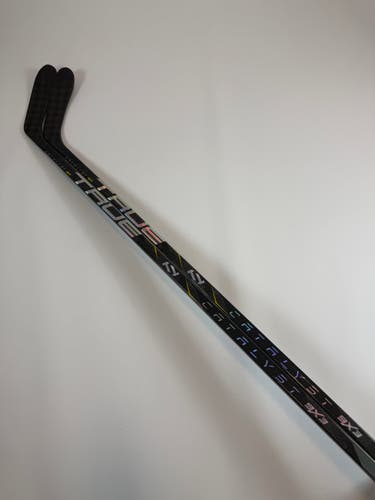 2 Pack Senior True Catalyst 9X3 RH Hockey Stick P28 75 Flex Pro Stock (New)