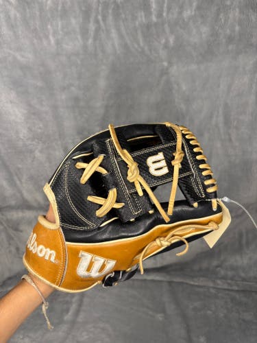 Black Adult Wilson A2000 RH Infield Baseball Glove 11.75" (Used)