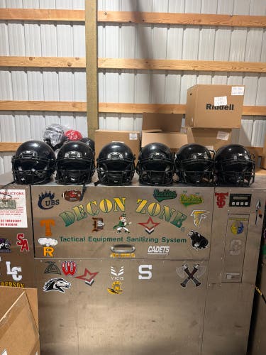 6 USED XENITH X2E+ YOUTH FOOTBALL HELMETS - MEDIUM - BLACK