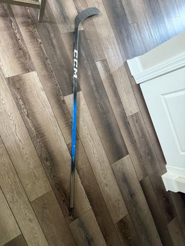 (BLUE)Senior CCM JetSpeed FT8 Pro Left Hand Hockey Stick 85 Flex Pro Stock (New)