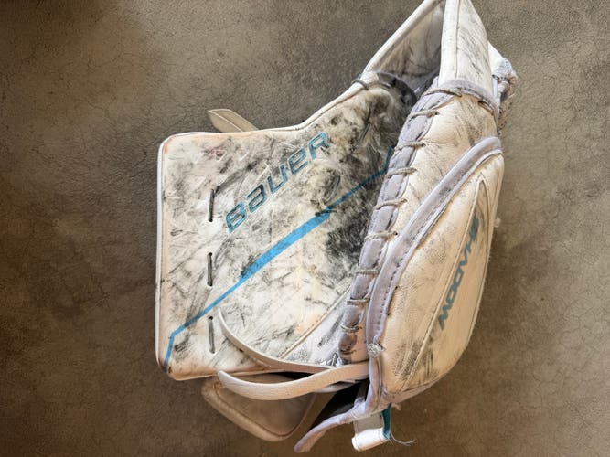 Bauer Senior Supreme Shadow Regular Glove Catcher (Used): Connor Ingrams glove