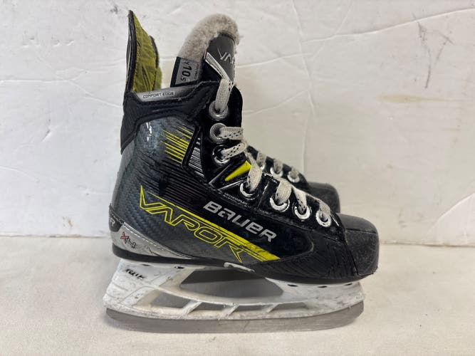 Black Bauer Vapor X4 Hockey Skates Regular Width 10.5 (Used)