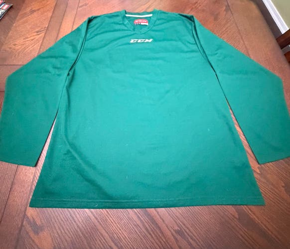 Green Large Men's CCM Hockey Jersey (Used)