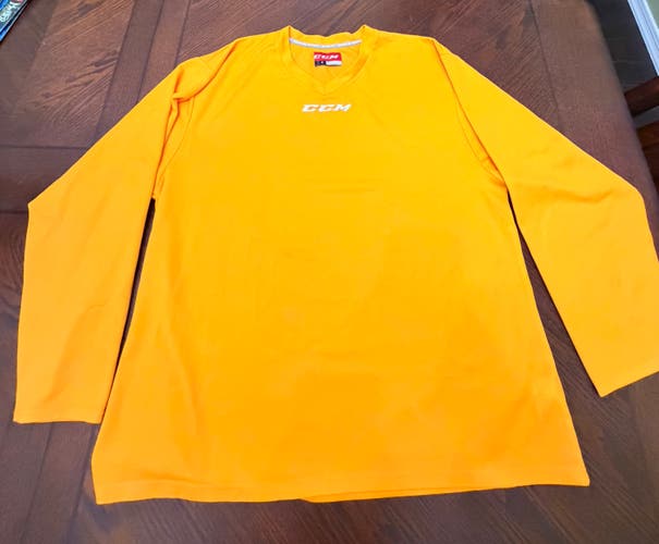 Yellow Large Men's CCM Hockey Jersey (Used)