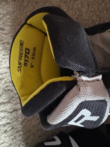 Bauer Gloves 9" (Used)