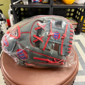 Wilson A450 RH Baseball Glove 10.75" (New)