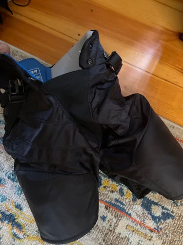 Junior Medium Bauer Supreme One15 Hockey Pants (Used)