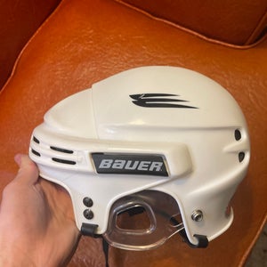 Large Bauer HH5000 Helmet (Used)