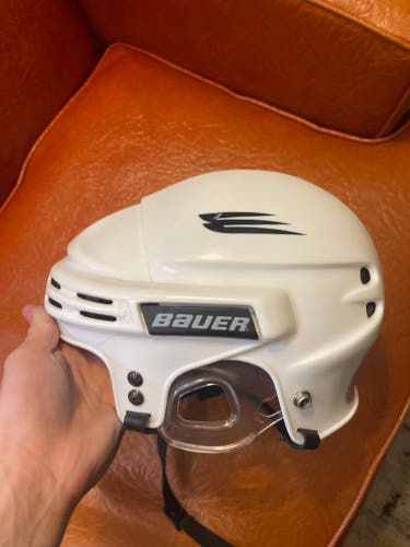 Large Bauer HH5000 Helmet (Used)