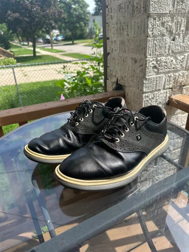 Men's Size M 10.5 (W 11.5) Footjoy Traditions Golf Shoes (Used)