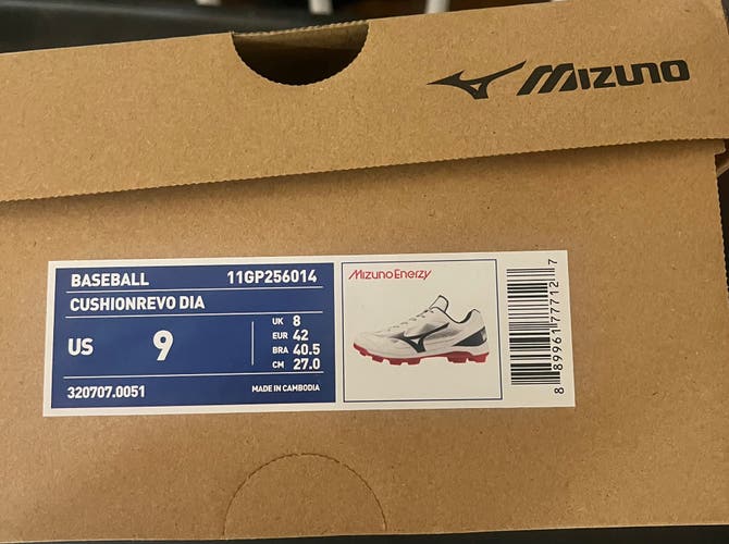 White with Red bottom Men's Size M 9.0 (W 10.0) Mizuno Low Top Molded Cleats (New)
