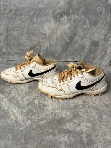 White Kid's 6Y (Big Kids / Youth) Nike Air Jordan Low Top Footwear Molded Cleats (Used)