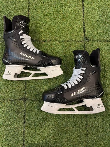 Senior Bauer Supreme Shadow Hockey Skates 7.5 (Used)