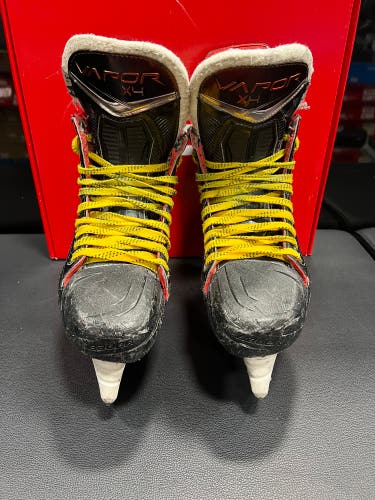 2023 Bauer Vapor X4 Hockey Skates Extra Wide Width 6.5 (Used)