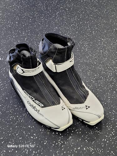 Used Fischer Womens Other XC Ski Boots White M 10 / W 10.5-11 11849-S000044157