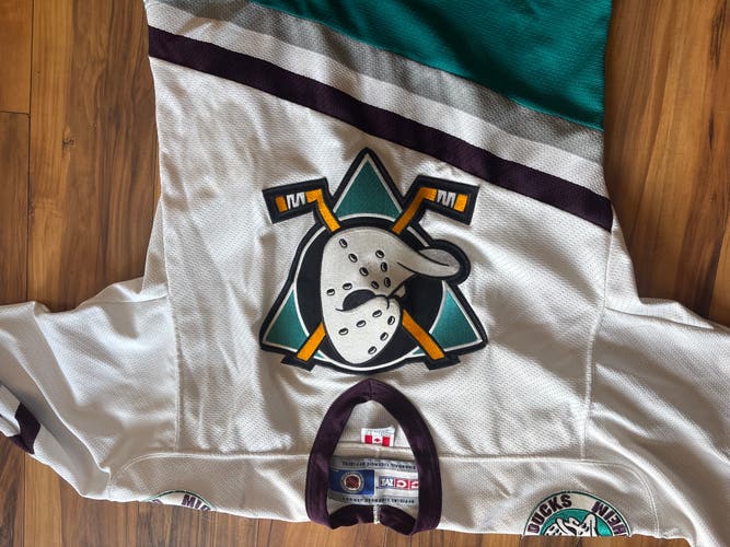 White Small Kids Unisex CCM Jersey (Used)