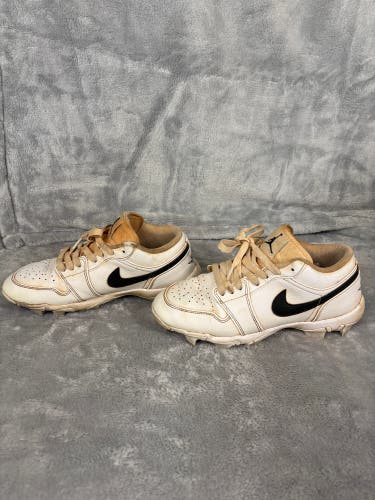 White Men's 6Y (Big Kids / Youth) Youth Nike Air Jordan Footwear Molded Cleats (Used)