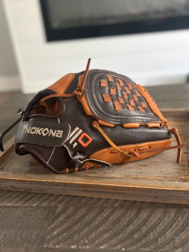 Nokona Alpha S - V1250 Pitcher's Baseball Glove